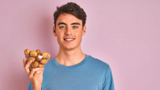 Εφηβεία: Ο πολύτιμος καρπός που «θρέφει» και δυναμώνει το μυαλό των παιδιών