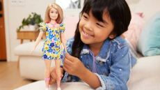 Barbie: Για πρώτη φορά στην αγορά κούκλα με σύνδρομο Down - Δείτε βίντεο και φωτογραφίες