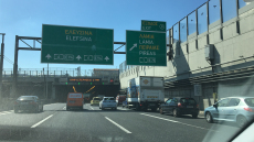 Κίνηση: Στο «κόκκινο» η Αττική Οδός λόγω καραμπόλας και εξόδου για το τριήμερο της Πρωτομαγιάς