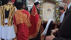 «Άξιον Εστί»: Ξεκίνησε η μεταφορά της εικόνας από το Άγιον Όρος στην Αθήνα - Τι ώρα θα φτάσει