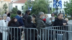 Άξιον Εστί: Ουρές από τα ξημερώματα για την εικόνα από το Άγιον Όρος - Μέχρι τα μεσάνυχτα το προσκύνημα