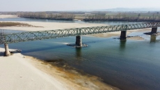 Μεταξύ πλημμυρών και ξηρασίας ο κύκλος του νερού διαταράσσεται συνεχώς, προειδοποιεί ο ΟΗΕ