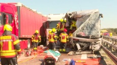 Γερμανία: Πάνω από 50 τραυματίες σε τροχαίο - Βυτιοφόρο συγκρούστηκε με φορτηγό και λεωφορείο