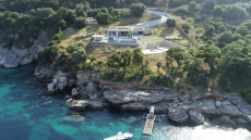 Λευκάδα: Η βίλα με την απίθανη θέα που πουλήθηκε μέσω Sotheby’s σε τιμή ρεκόρ 15.000 ανά τ.μ