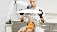 Φωτοδυναμική: Πότε το ασφαλιστήριο καλύπτει αυτήν την καινοτόμο θεραπεία laser