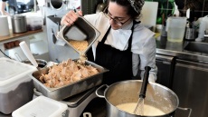 Το πιο αγνό παγωτό το δοκιμάσαμε στο Django και είδαμε πώς γίνεται