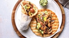 5 vόστιμες συνταγές για εύκολο vegetarian σουβλάκι στο σπίτι