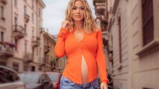 Ντιλέτα Λεότα:  Μας δείχνει την φουσκωμένη κοιλίτσα της - Δείτε φωτογραφίες 