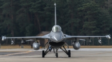 Παραιτήθηκε ο υπουργός Άμυνας του Περού μετά την αναβολή αγοράς αεροσκαφών F-16