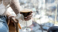 Εσείς θα δοκιμάζατε espresso martini με παρμεζάνα;