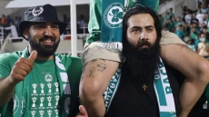 Κύπρος: Σε αργία ο ιερέας που φώναζε με ντουντούκα «γ@..Ω το ΑΠΟΕΛ» σε ποδοσφαιρικό αγώνα (βίντεο)