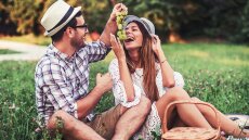 Το καλοκαιρινό φρούτο που ρυθμίζει το μικροβίωμα και ωφελεί την υγεία