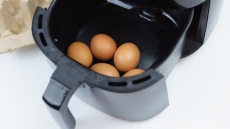 Πώς γίνονται τα βραστά αυγά στη φριτέζα αέρος