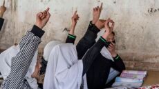 Αφγανιστάν: 80 μαθήτριες δηλητηριάστηκαν σε σχολείο θηλέων