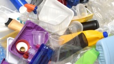 Αντόνιο Γκουτέρες: «Να σπάσουμε τον εθισμό μας στα πλαστικά»