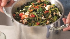 Βλίτα τσιγαριαστά με φέτα και πατάτες