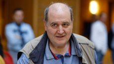 Επιμένει ο Φίλης: Απολύτως σωστό που κατεβάζουμε Οζγκιούρ και Ζεϊμπέκ στη Θράκη