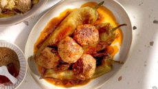 Σπετζοφάι με μοσχαρίσια κεφτεδάκια