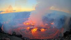Χαβάη: Απόκοσμο σκηνικό με «σιντριβάνια» λάβας κατά την έκρηξη του ηφαιστείου Κιλαουέα