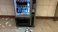 Μετρό Συντάγματος: Αναρχικοί έσπασαν ΑΤΜ και ακυρωτικά μηχανήματα - Δείτε φωτογραφίες