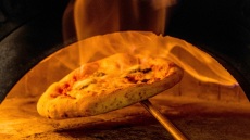 Ο Ν. Σωτηρόπουλος από το Odori μάς αποκαλύπτει τα μυστικά του ψησίματος της πίτσας