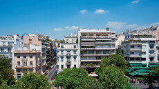 Κολωνάκι: Επιχειρηματίας «φέσωσε» όλη την περιοχή και εξαφανίστηκε - «Πού είναι ο απατεώνας», φωνάζουν έξω από το μαγαζί του