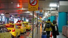 «Ελευθέριος Βενιζέλος»: Μπήκαν οι μπάρες χρέωσης στους χώρους πρόσβασης των αφίξεων και των αναχωρήσεων