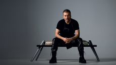Ο rocker Σπύρος Κοντάκης που έγινε designer