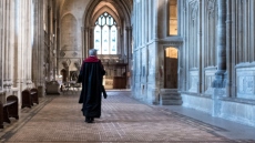 Βρετανία: Οι κληρικοί της Εκκλησίας της Αγγλίας διεκδικούν αυξήσεις στους μισθούς τους για πρώτη φορά στην ιστορία