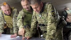 Πόλεμος στην Ουκρανία: Με διακοσμητικό από το Star Wars εμφανίστηκε ο αρχηγός του στρατού