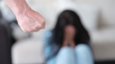 «Φέρει κατάγματα, εκχυμώσεις και αίματα» - Η αναφορά-σοκ του γιατρού για τα τραύματα που προκάλεσε ο ποινικολόγος στη σύζυγό του