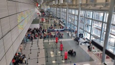 ΗΠΑ: Συνελήφθη 51χρονη που άφησε την εγγονή της σε αεροδρόμιο του Τέξας για να προλάβει την πτήση της