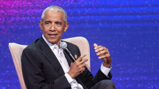 Τάκερ Κάρλσον (δημοσιογράφος): «Ο Ομπάμα έκανε σεξ με άνδρες και κάπνιζε κρακ»