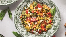 Κους κους με φασολάκια, αρακά και πιπεριές