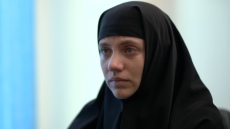 Στο «Μαύρο Ρόδο» η Ελισάβετ καταρρέει μετά την κηδεία της Αυξεντίας