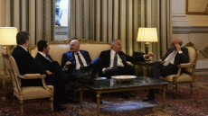 Ορκωμοσία νέας κυβέρνησης: Χαμόγελα, αγκαλιές και πειράγματα στα πηγαδάκια - Δείτε φωτογραφίες