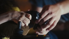 Θεσσαλονίκη: Χτύπησε τον 32χρονο σύντροφό της γιατί έπαιζε PlayStation - Συνελήφθη 22χρονη