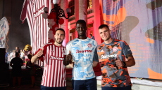 Ολυμπιακός: Παρουσιάστηκαν οι εντυπωσιακές νέες φανέλες 