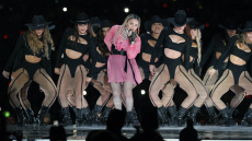 Μαντόνα: Αγωνία για την υγεία της - Πίεζε τον εαυτό της στα όρια, για να «συμβαδίζει» με τους πολύ νεότερους χορευτές της