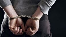 Χειροπέδες σε δυο φυγόποινους στην Κορινθία