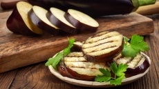 Τα μυστικά για τις πιο νόστιμες μελιτζάνες στη σχάρα