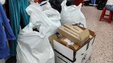 ΔΙΜΕΑ: Κατασχέθηκαν πάνω από 10.000 προϊόντα μαϊμού σε βιοτεχνία στο Περιστέρι – Πρόστιμο 100.000 ευρώ