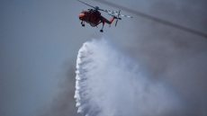 Σε ύφεση η φωτιά σε Ωρωπό, λίγες διάσπαρτες εστίες σε Φάρσαλα, Θάσο