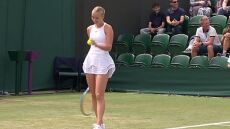 Wimbledon: Διαιτητής ζήτησε από τους θεατές να μην ανοίγουν σαμπάνια την ώρα που σερβίρουν οι παίκτριες - Δείτε βίντεο 