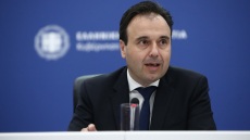 Υπουργείο Ψηφιακής: Υπερψηφίστηκαν οι διατάξεις για τις παρεμβολές σε ραδιοφωνικούς σταθμούς της παραμεθορίου