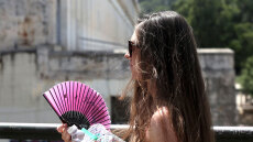 Καύσωνας Κλέων: Νέο έκτακτο δελτίο από την ΕΜΥ - Ξανά 44αρια το ερχόμενο Σάββατο