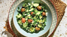 Γλιστρίδα με αγγούρι, φέτα και ελιές Αγρινίου