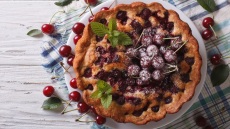 Γλυκαίνουμε το καλοκαίρι μας με 15 θεϊκές τάρτες