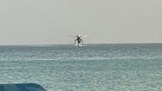 Φωτιά στον Κουβαρά: Αναστάτωση κατά την εκκένωση στην παραλία της Αναβύσσου