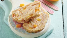 Λευκό μωσαϊκό με ροδάκινα και βερίκοκα